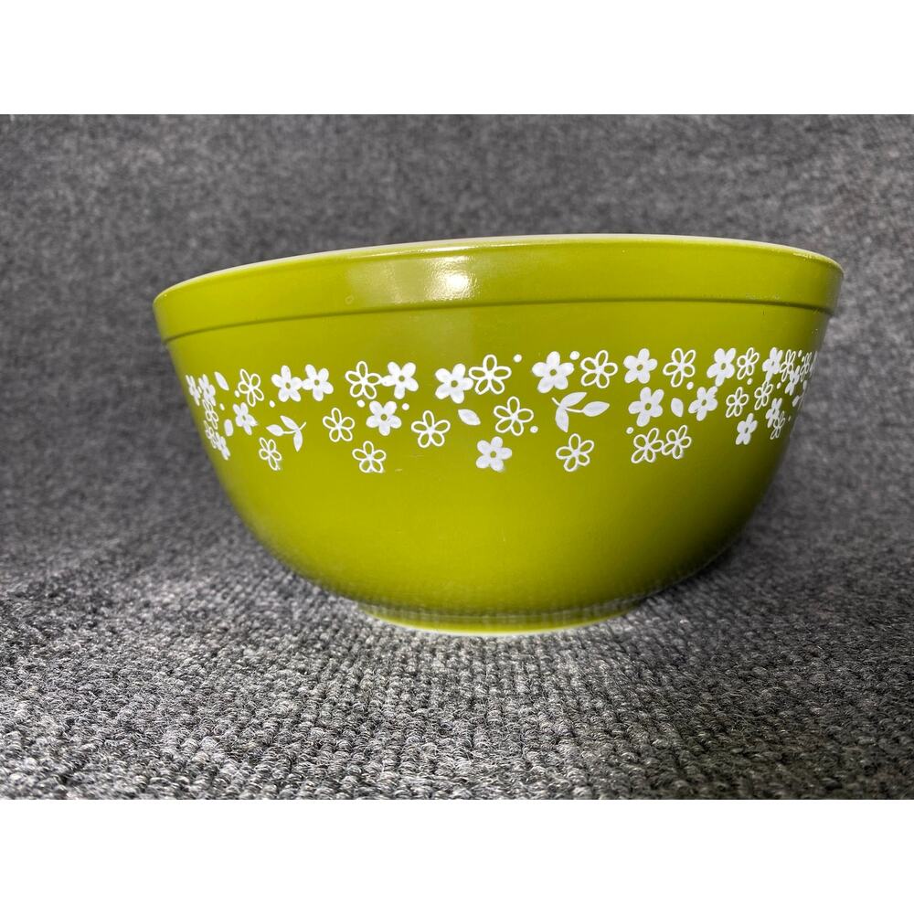 Vintage 1970s -- Pyrex -- 403 -- Spring Blossom -- Green with White Flowers